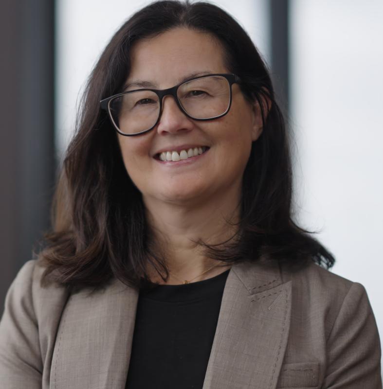 Foundation chair Marina Go 